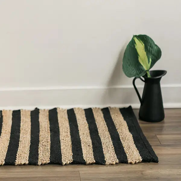 Handwoven Jute & Cotton Stripe Accent Rug – Black & Natural (2' x 3')